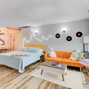  Appartamento The Moose #10 - Stylish Loft With King Bed, Free Parking & Wi-fi Stati Uniti